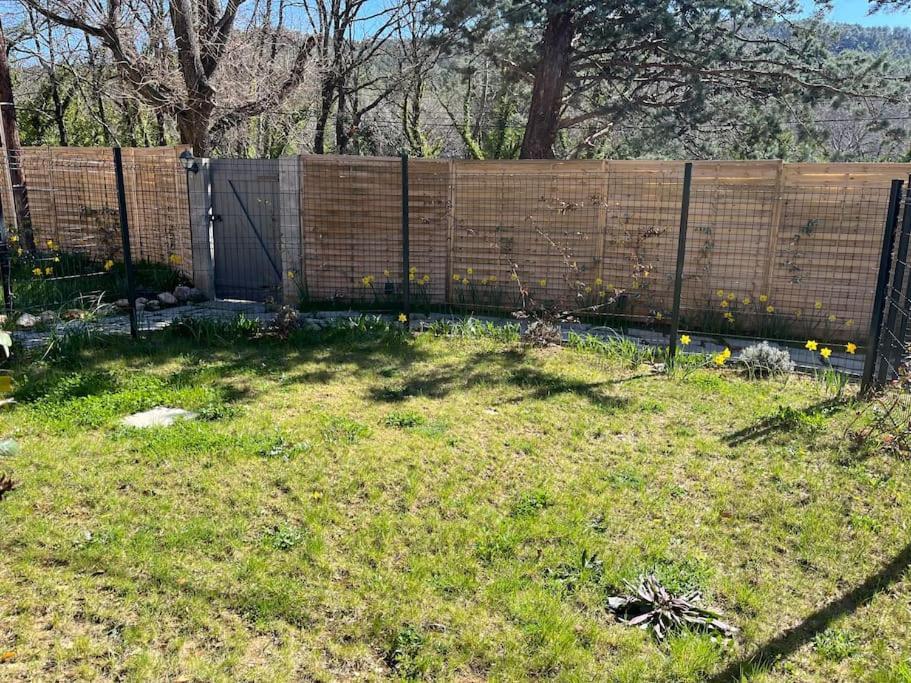 La Bastide Aux Iris - Les Capucines Lejlighed Villecroze Eksteriør billede